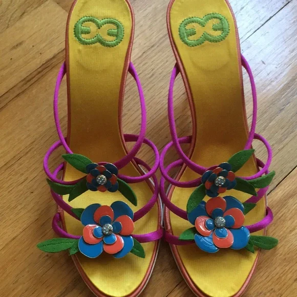 Cute flower sandals. Made in Italy. Size 37 - Picture 2 of 6